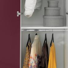 Wäschesäule mit zwei Türen und zwei Kleiderbügeln Colf