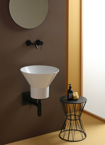 COMPOSITION DE LAVABO MEGAFONO SUR UNE STRUCTURE EN BOIS HAUTE SUR PIED