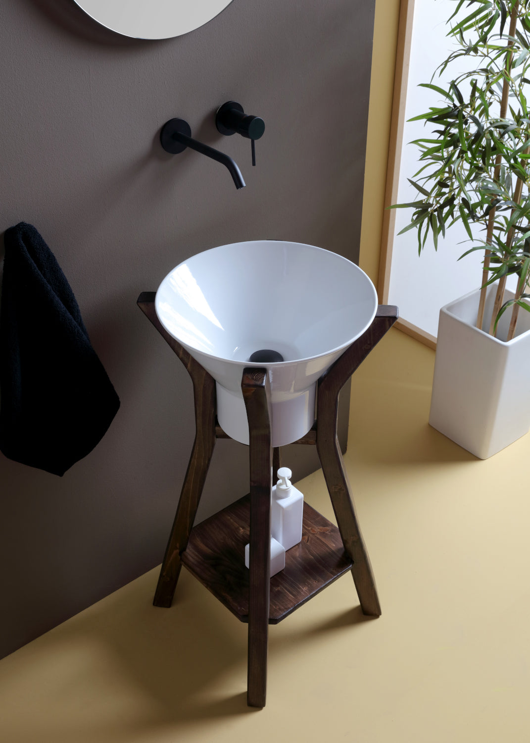HIGH FLOOR STANDING WOODEN STRUCTURE MEGAFONO