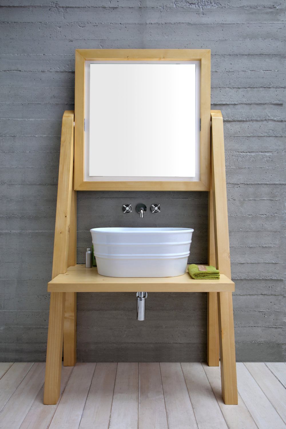 MEUBLES AVEC PLANCHER EN BOIS ET DRESSING AVEC MIROIR