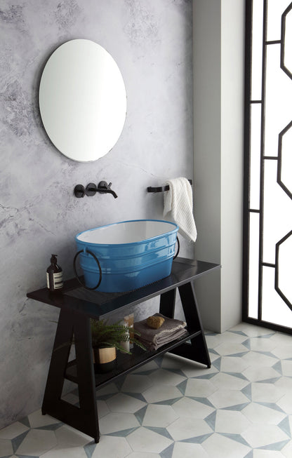 COMPOSITION DE BAIGNOIRE CYAN SUR CHEVALET NOIR